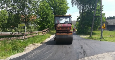 Nowy asfalt na gminnych drogach