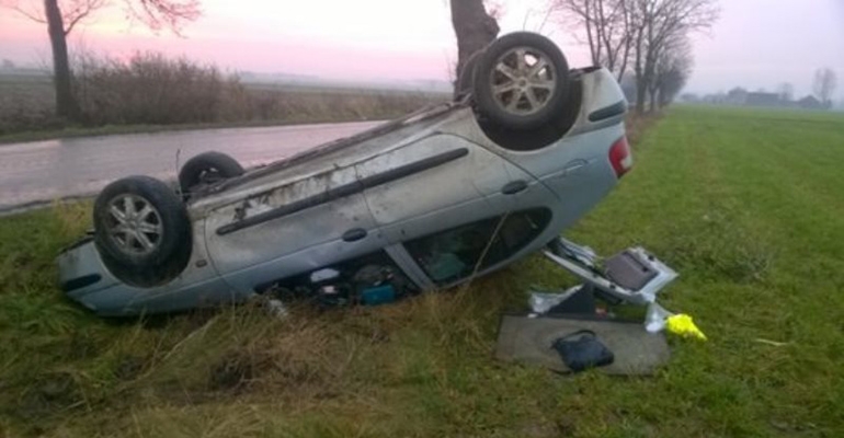 Błoto na drodze przyczyną kolizji