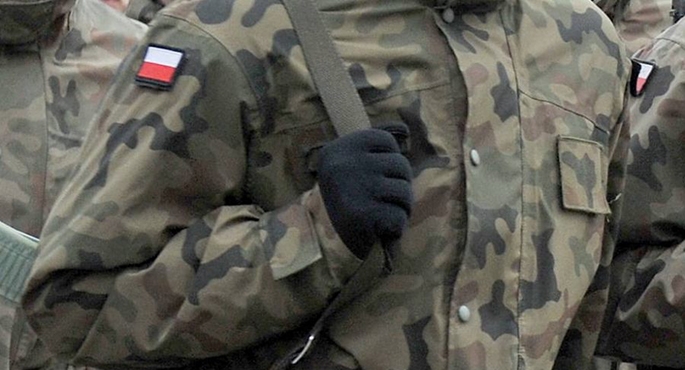 30-letni wojskowy usłyszał zarzut zbiorowego gwałtu na 16-letniej znajomej