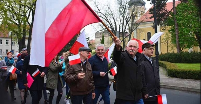 Krotoszynianie maszerowali z flagami Polski