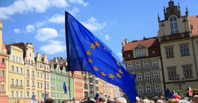 Polacy chwalą UE