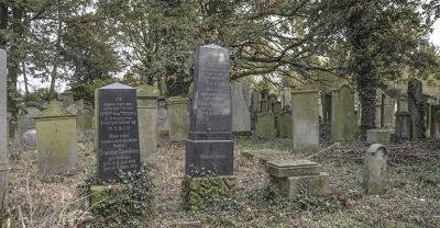 O żydowskim cmentarzu