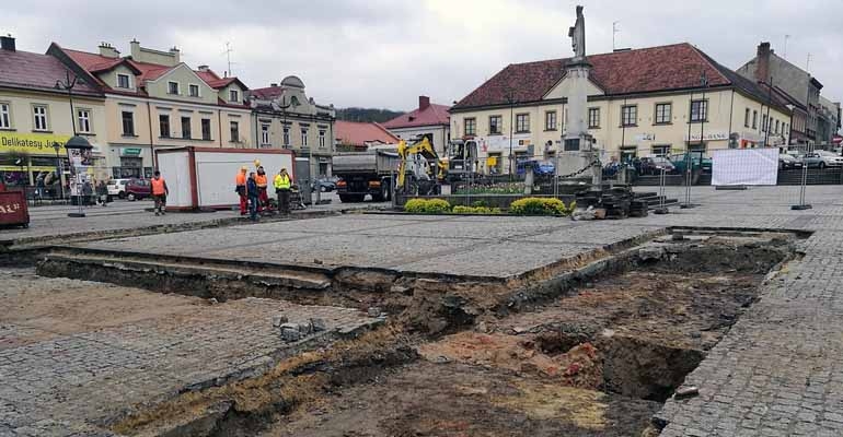 Zakopią ratusz, bo jedzie rząd