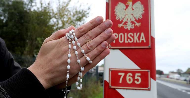 Milion Polaków odmówiło różaniec