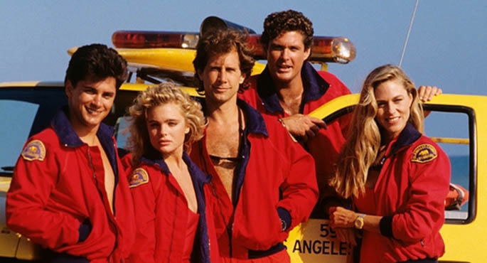 „Słoneczny patrol” od pierwszego odcinka (1989 r.) przyciągnął przed telewizory panie zakochane w Davidzie Hasselhoffie