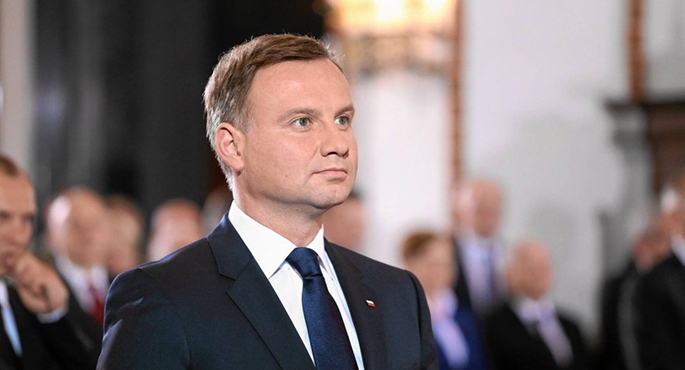 Polacy ufają Dudzie