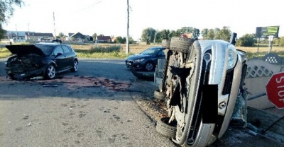 Groźny wypadek drogowy w Ostrowąsach[gallery]