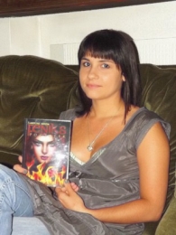 Na zdjęciu Karolina Wojda, autorka książki