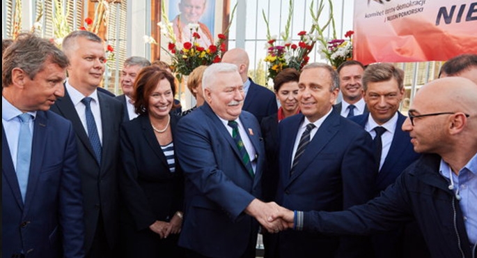 Politycy znów podzieleni