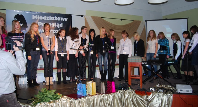 22 młodych wokalistów zaśpiewało na przeglądzie zorganizowanym przez Zdunowski Ośrodek Kultury