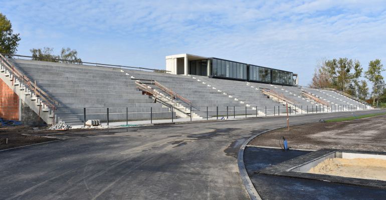 Pieniądze na urządzenie boisk stadionu