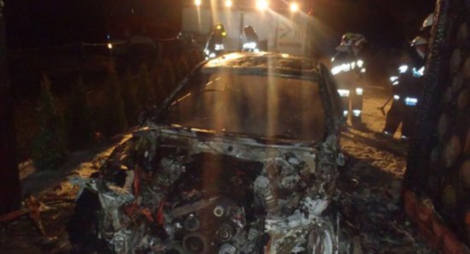 Pożar samochodu w Perzycach