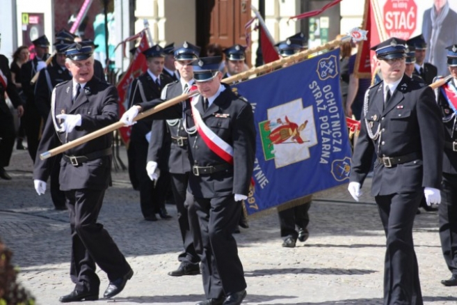 Strażacy jak zwykle barwnie przeszli ulicami Krotoszyna na Rynek