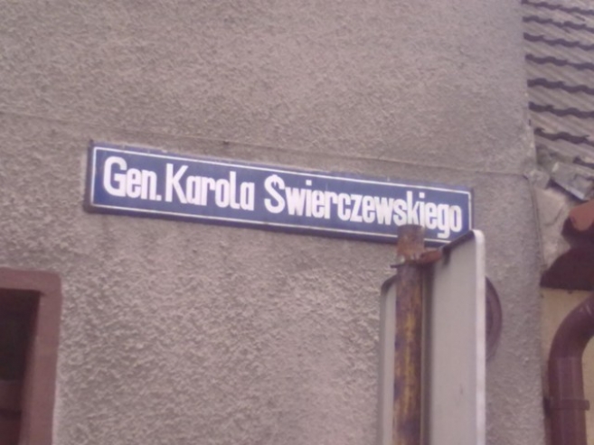 Ulica Świerczewskiego w Cieszkowie