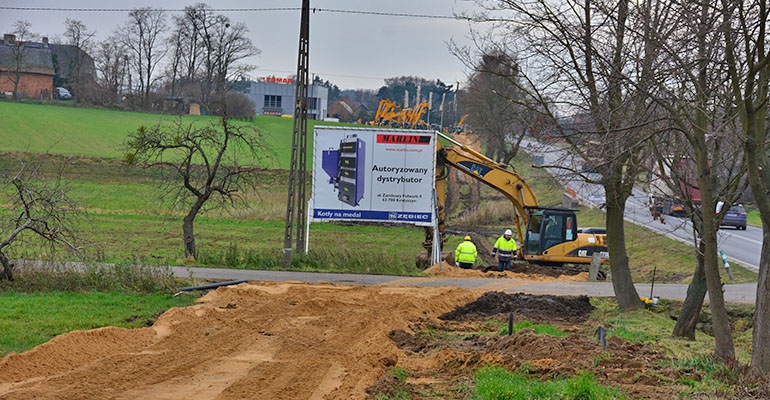 Trwa budowa ścieżki pieszo-rowerowej