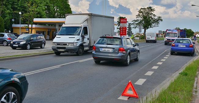 Pieszy wtargnął na jezdnię