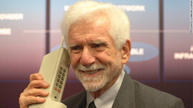 Jaki był pierwszy telefon komórkowy?