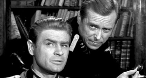 Stanisław Mikulski jako porucznik Hans Kloss (z lewej) i Emil Karewicz w roli Hermanna Brunnera