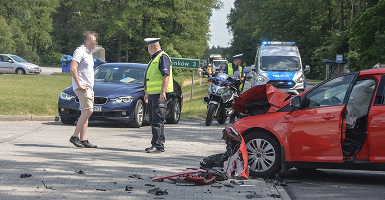 Motocyklista z osobówką