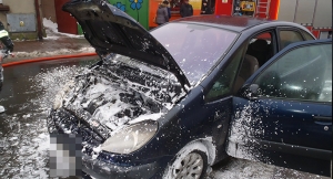 Samochód w ogniu[gallery]