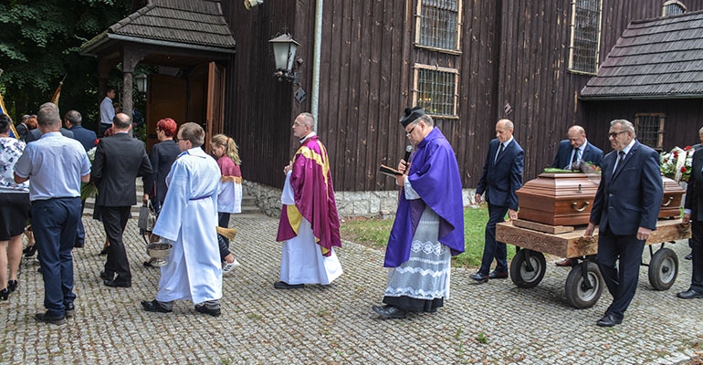 Tłumy żegnały sołtysa Unisławia