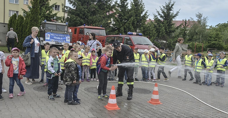 Strażacy dzieciom