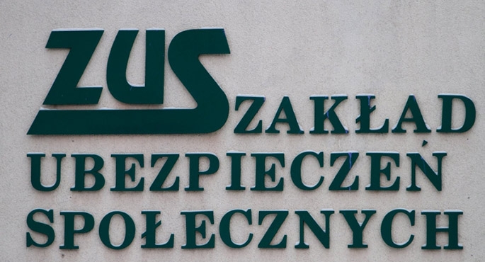 Służbowa limuzyna i 20 tysięcy złotych pensji