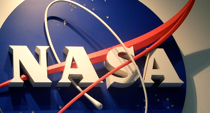 NASA kontratakuje