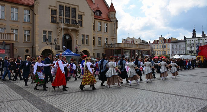 Moto Krew i Polonez na Rynku