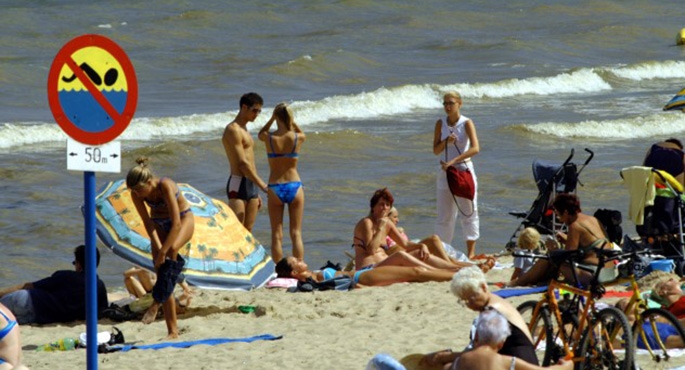 Sinice zamykają kąpieliska nad Bałtykiem