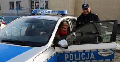 Nowy samochód przekazany policjantom