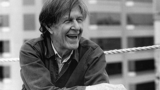 John Cage „skomponował” utwór „4,33” w 1952 roku. Po raz pierwszy wykonał go David Tudor w Nowym Jorku 29 sierpnia 1952