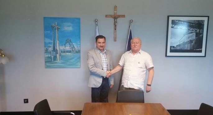 Kiedyś się kłócili, teraz pozują wspólnie do zdjęć. Piotr Duda i Lech Wałęsa doszli do porozumienia