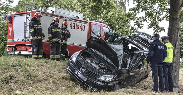 Omijała kota i wjechała do rowu