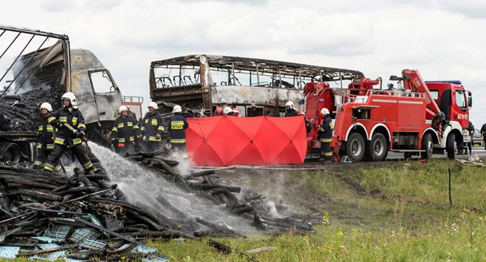 tragiczny karambol na A4 w powiecie brzeskim. Zginęły dwie osoby
