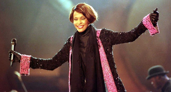 Do dzisiaj pamiętamy kaprysy Whitney Houston, która wystąpiła u nas w 1999 roku