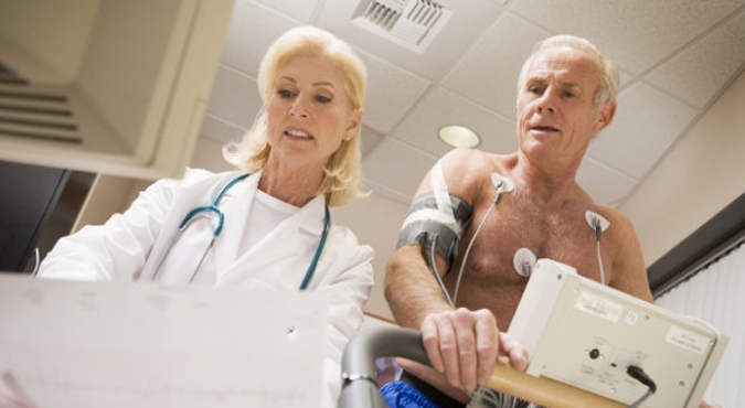 Badanie EKG podczas wysiłku wykonuje się w przypadku podejrzenia choroby wieńcowej serca