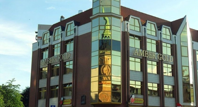 Złupili 851 mln zł