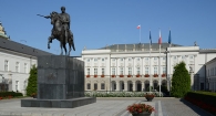 Władze Warszawy nie chcą pomnika przed Pałacem Prezydenckim
