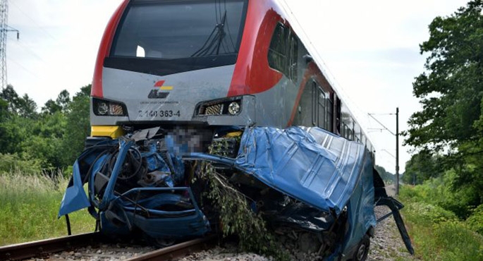 Zlekceważenie znaku stop kosztowało życie dwóch mężczyzn