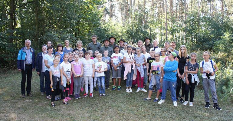 Wypuścili prawie tysiąc kuropatw